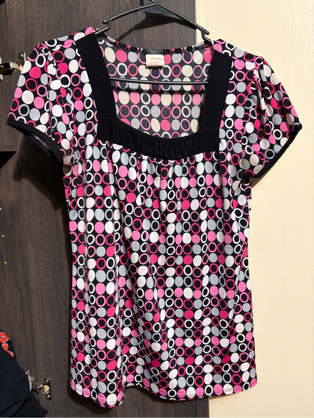 Vintage Y2K Maurice’s Women’s Pink & Black Geometric Scoop Neck Top